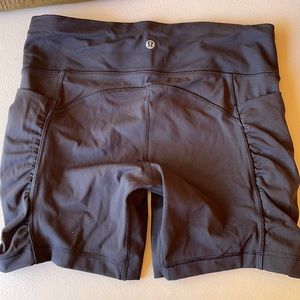 Lulu bike shorts